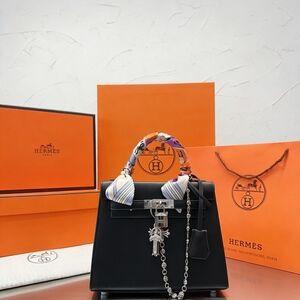 <AUTHENTIC>Hermès Kelly Bag in Black